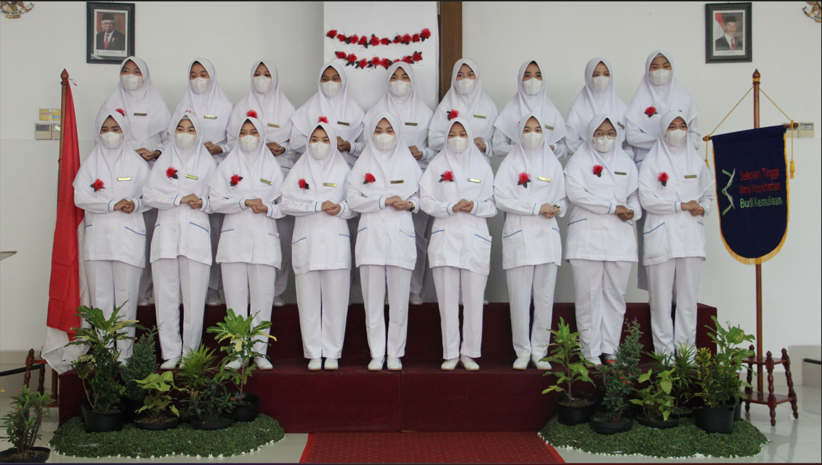 Yudisium dan Ucap Janji Mahasiswa Program Studi Sarjana Kebidanan Angkatan I